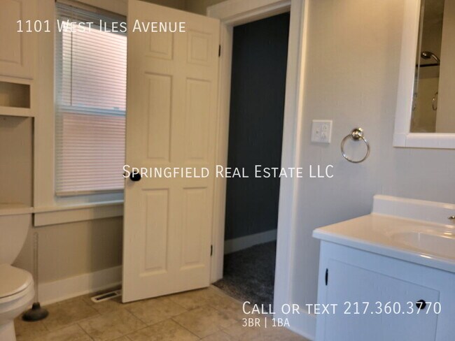 Building Photo - 1101 W Iles Ave