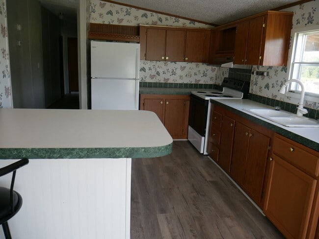 Building Photo - Adorable mobile home in Quitman