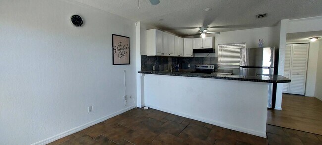 Building Photo - 2625 FL-590