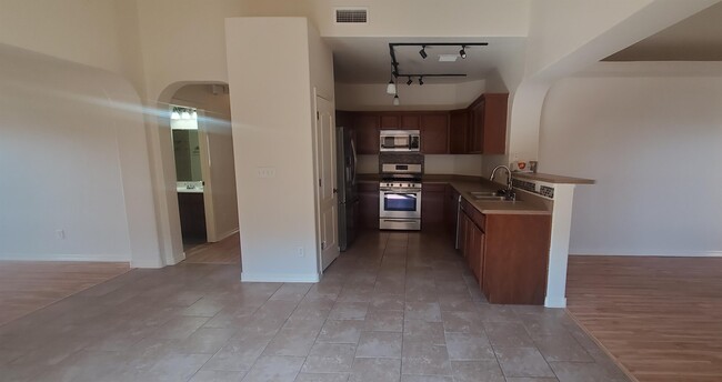 Building Photo - 14345 Apache Point Dr