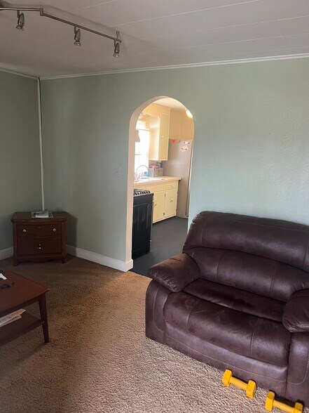 Building Photo - 404 N Harbison Ave