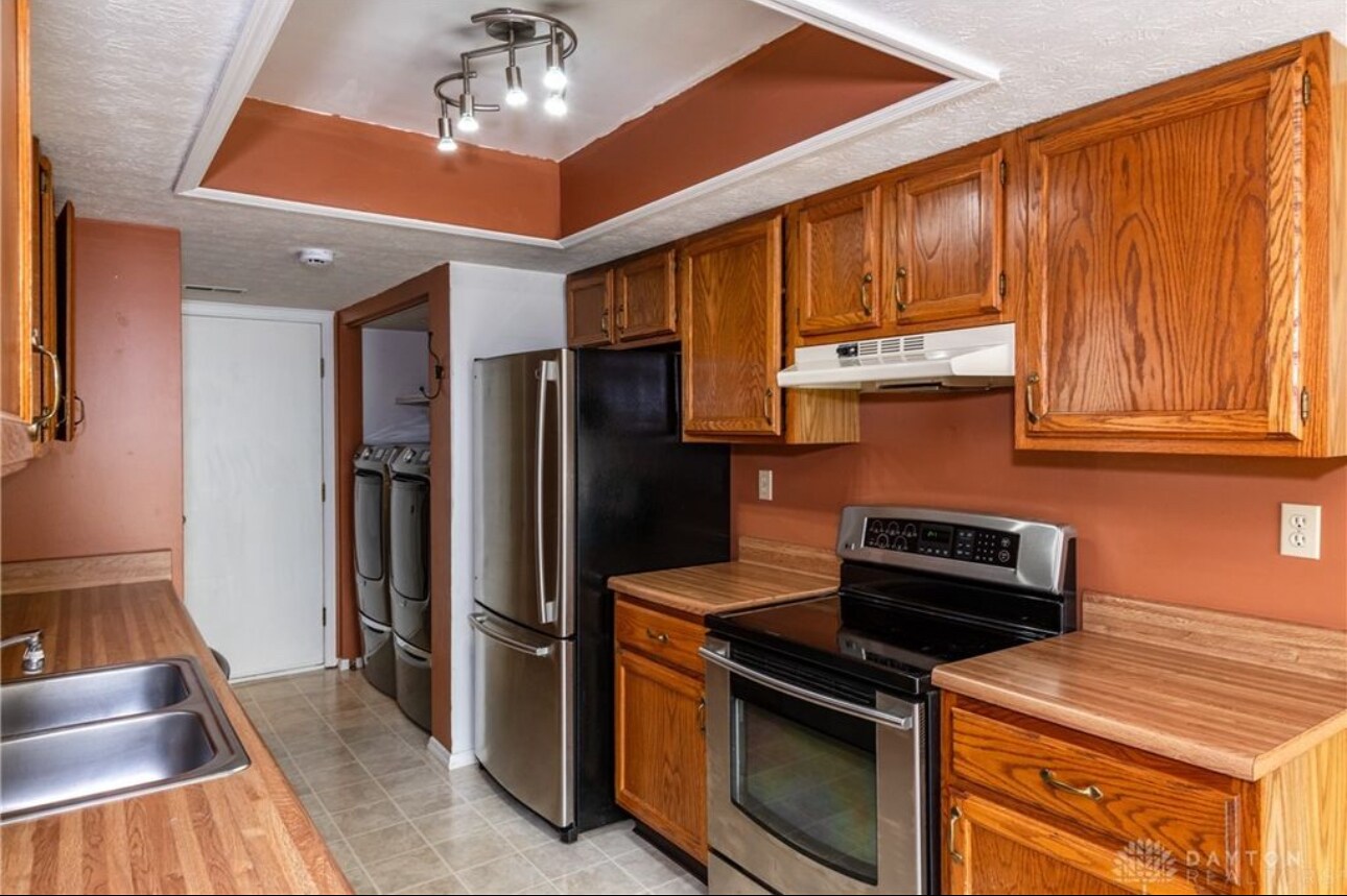 Building Photo - 2344 Fieldstone Cir