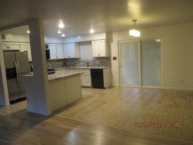 Building Photo - 2563 Lockwood Dr
