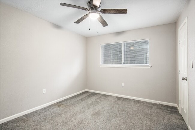 Building Photo - 1702 Athens Dr