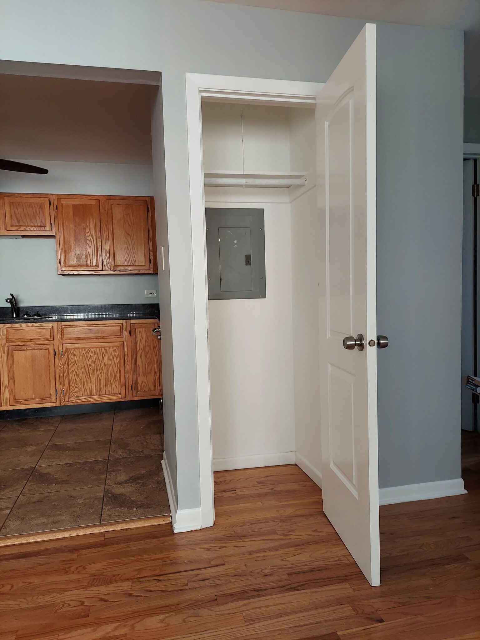 Building Photo - 320 Beach Ave