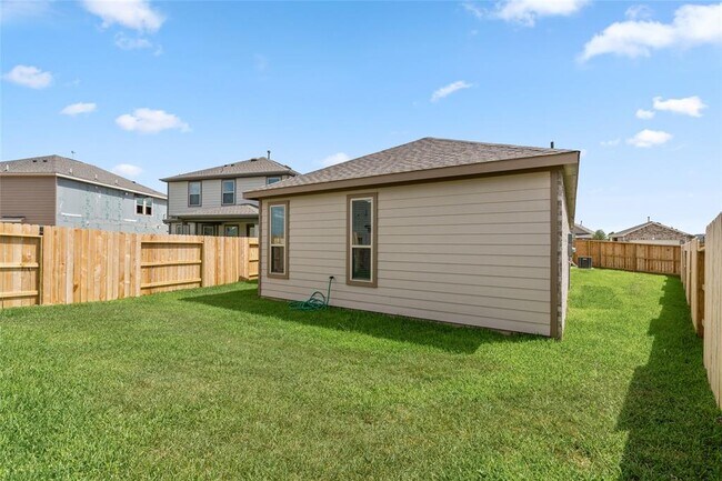 Building Photo - 7515 Sunlit Hbr Dr