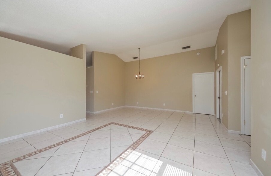 Building Photo - 1422 Coldwater Ct