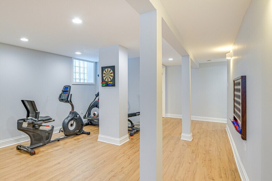 Building Photo - 1503 Fowler Ave