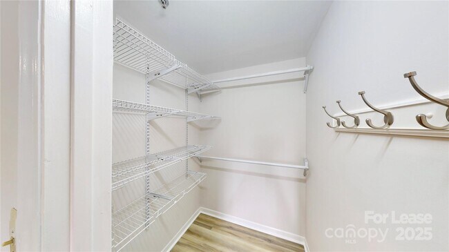 Building Photo - 525 Olmsted Park Pl