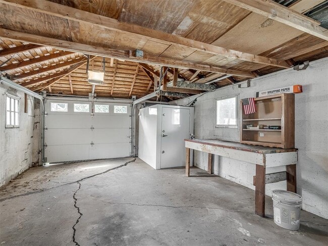 Building Photo - 4701 N Peniel Ave