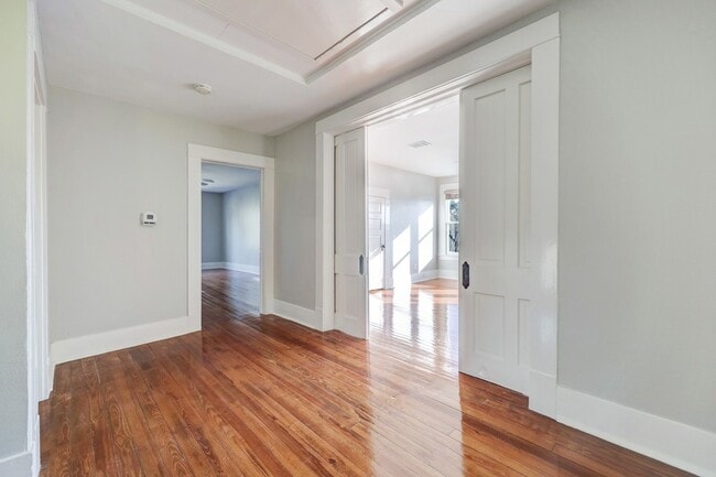 Building Photo - 1229 Heights Blvd