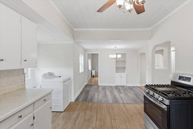 Building Photo - 715 Truman Pkwy