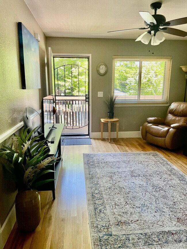 Building Photo - 2923 Tierra Verde E