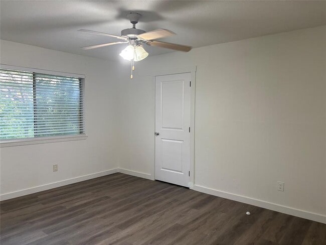 Building Photo - 11913 Rennalee Loop