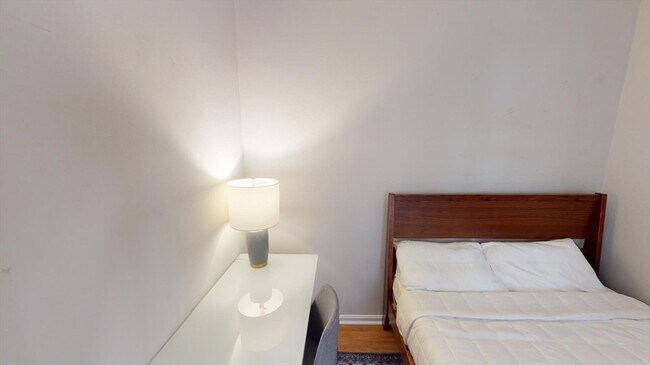 Building Photo - 96 Hammond St