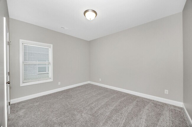 Building Photo - 153 Cherry Laurel Dr