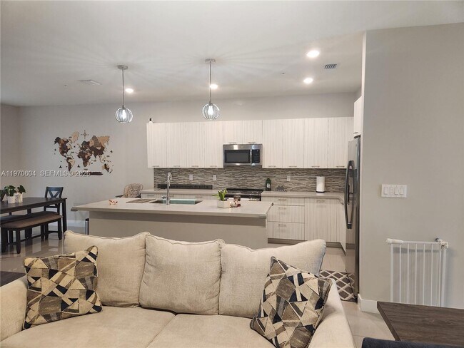 Building Photo - 4745 NW 84th Ct