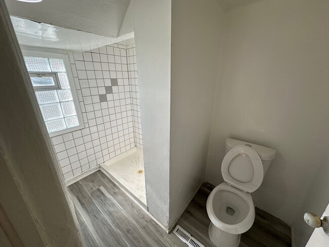 Building Photo - Meinecke Single Family Home
