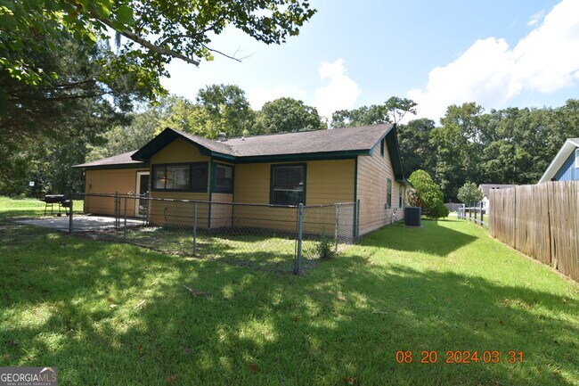 Building Photo - 145 Woodhaven Dr