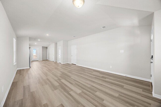 Building Photo - 140 Honey Bee Rd