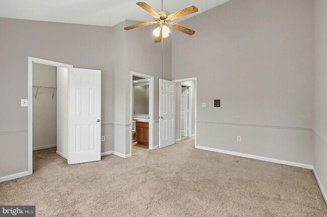 Building Photo - 2003 Paddle Boat Ln