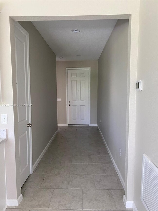 Building Photo - 308 Lake Smart Cir