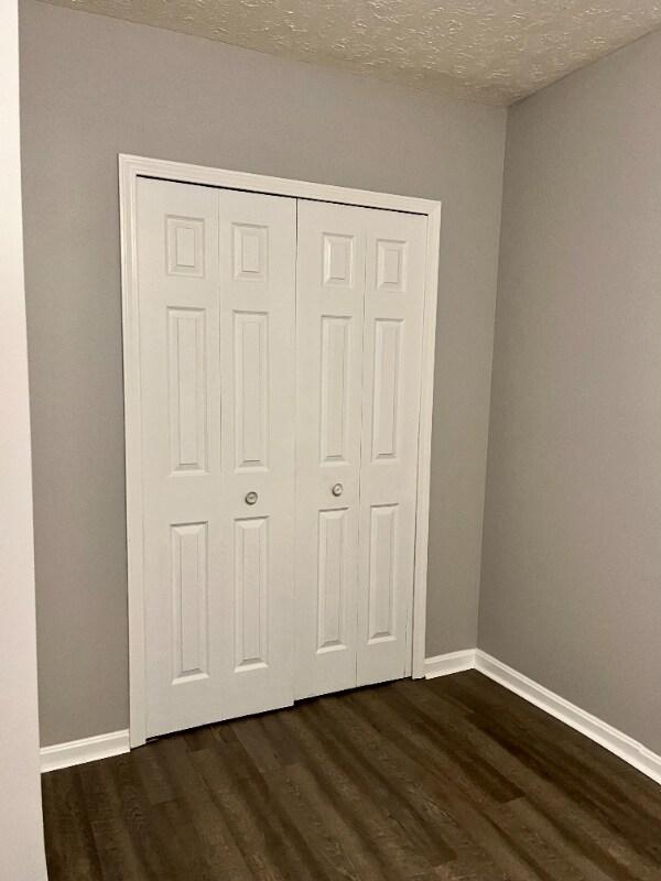 Building Photo - 4528 Edgewater Dr