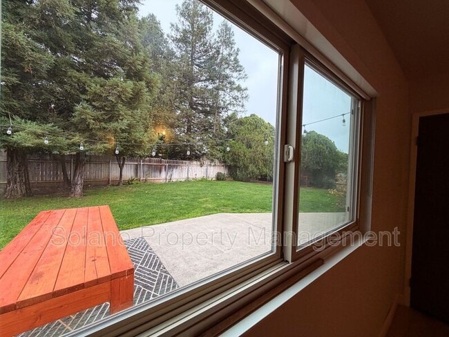 Building Photo - 950 Pembroke Way