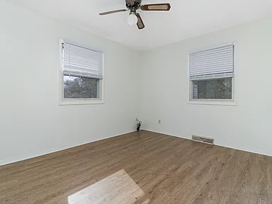 Building Photo - 913 S Linden St