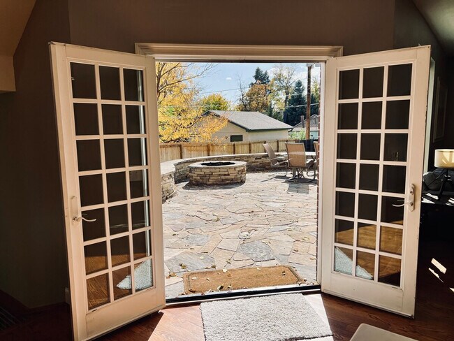 Building Photo - 3209 W Fairview Pl