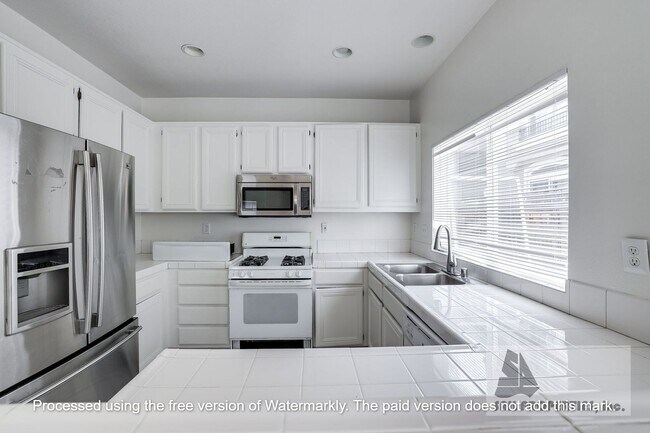 Building Photo - Gorgeous End unit in Rancho Santa Margarita!