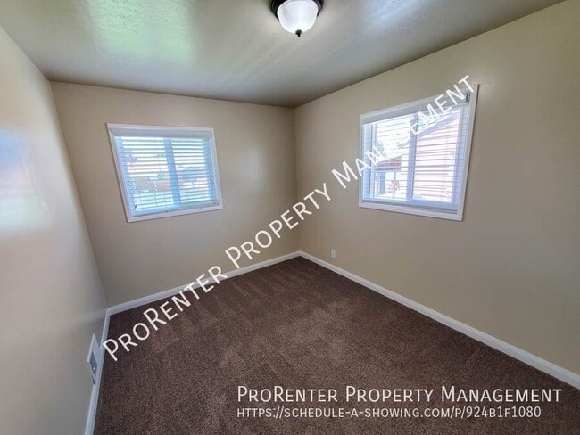 Building Photo - 4749 S 200 E