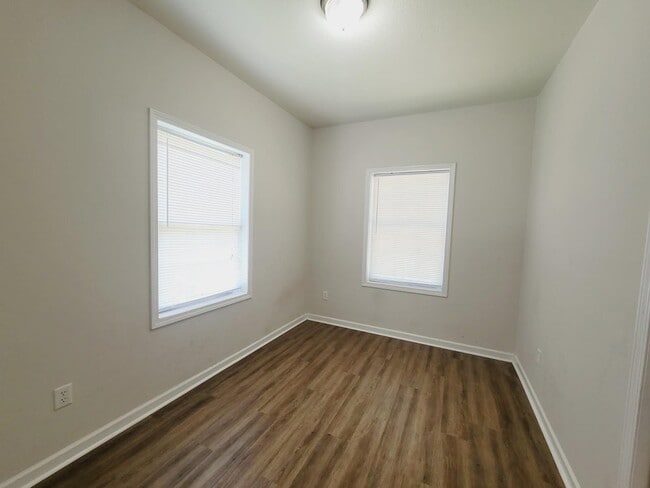 Building Photo - 2770 Weaver Dr