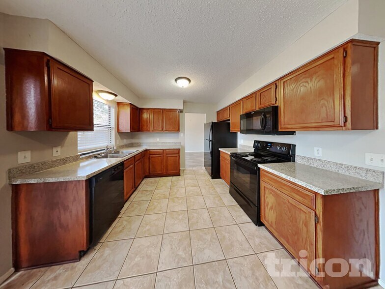 Building Photo - 2637 Bennington Ct