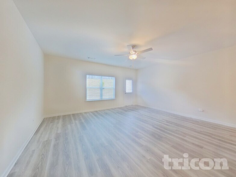 Building Photo - 280 Oliver Dr