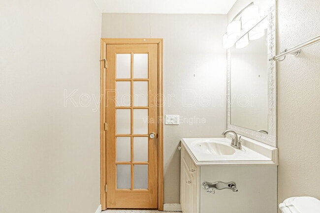 Building Photo - 8756 Chase Dr