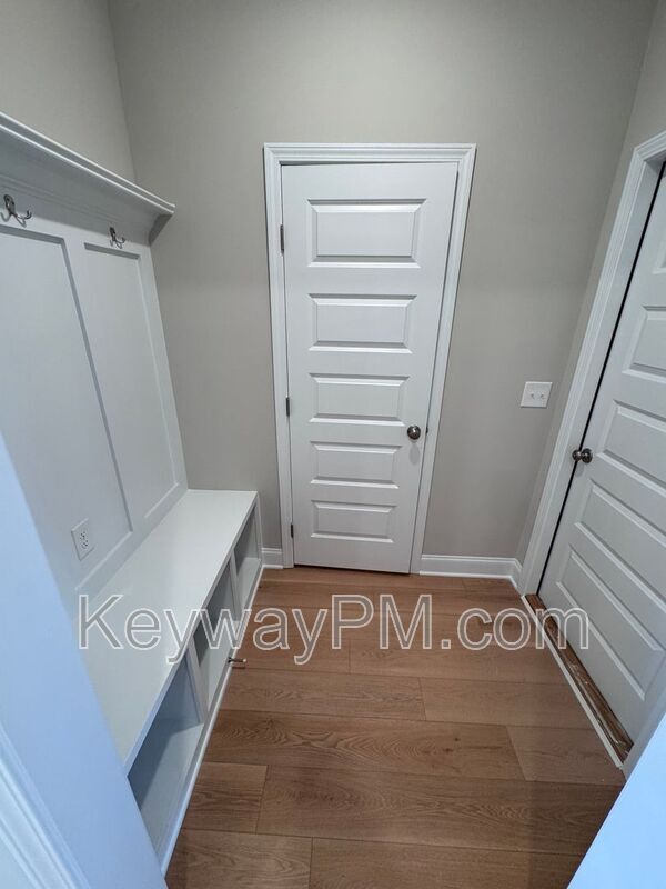 Building Photo - 587 Yuma Ln