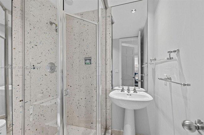 Building Photo - 5245 Fisher Island Dr