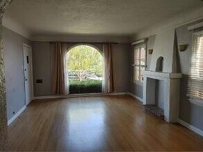 Building Photo - 169