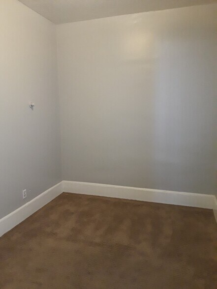 Building Photo - 135 S 700 E