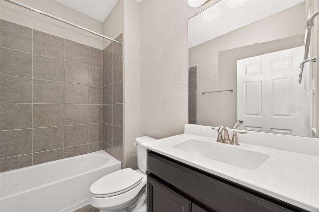 Building Photo - 3854 Fleetwood Falls Ln