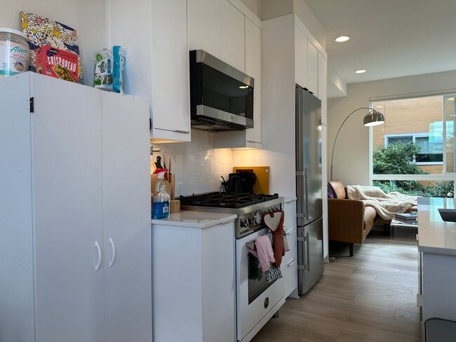 Building Photo - Centrally Located Capitol Hill 2-Bedroom with Rooftop Deck and Parking - Pet-Friendly!