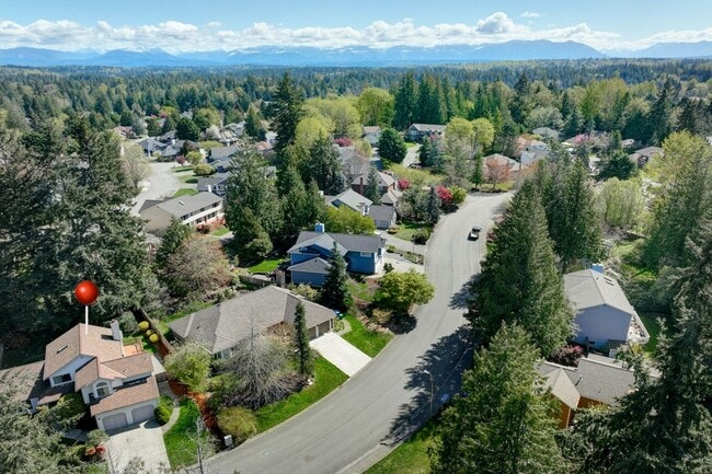 Building Photo - 4Bd/2.5Ba Sammamish Home