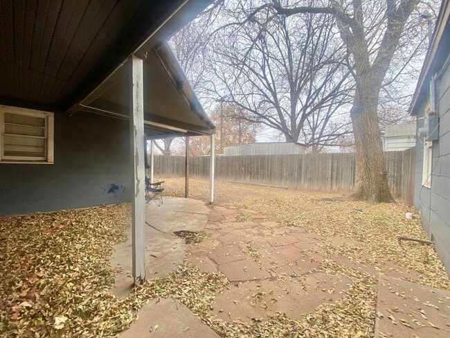 Building Photo - 2509 Knoxville Ave