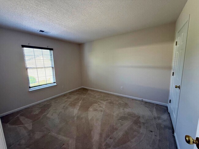 Building Photo - 204 Braelock Dr