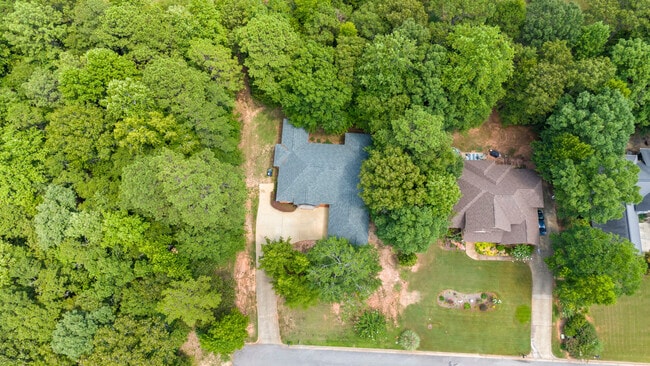 Building Photo - 148 Carriage House Ln