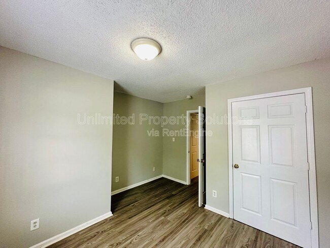 Building Photo - 1404 Church St