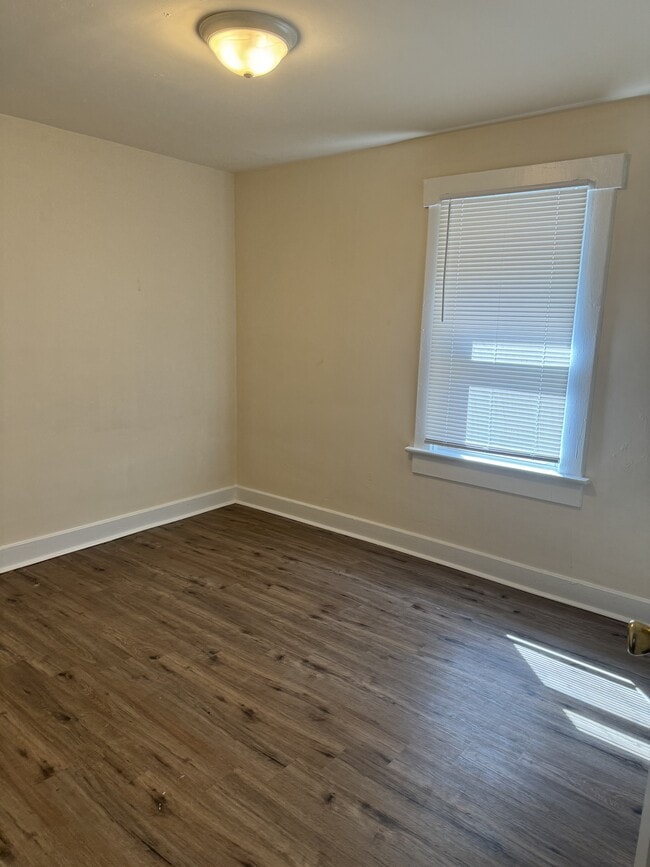 Building Photo - 1723 McArthur Ave