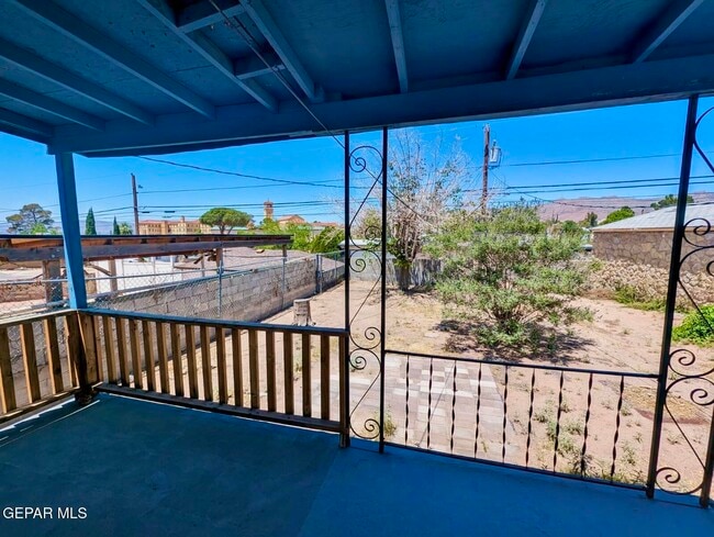Building Photo - 1505 Howze St