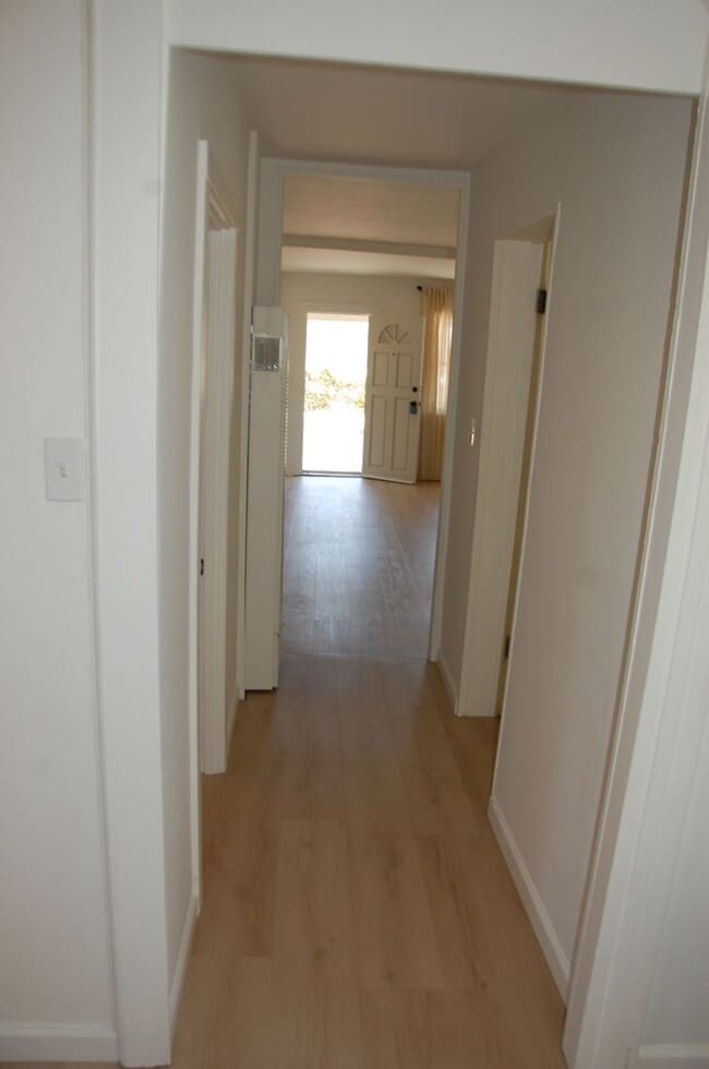 Building Photo - Renovated Two Bedroom House